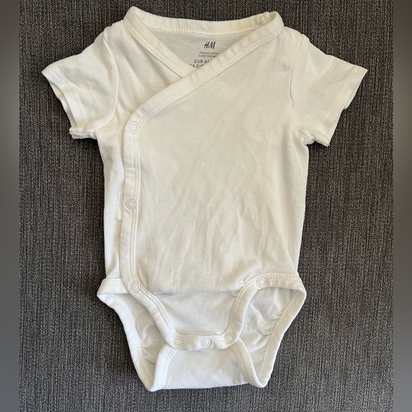 Like New H&M Baby Wrapover Bodysuits (Set of 5) - Picture 10 of 11